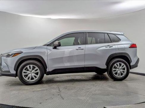 Used 2024 Toyota Corolla Cross L image 3