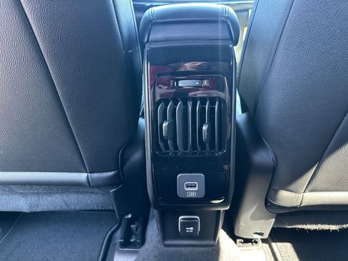 New 2025 Jeep Compass Limited w/ Sun & Sound Group AWD/4WD image 31