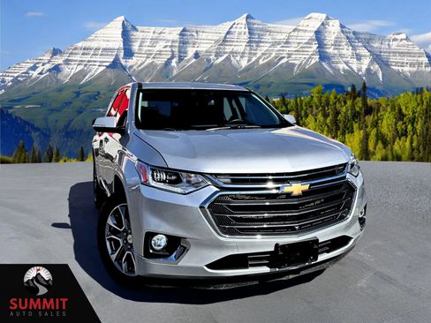 Used 2021 Chevrolet Traverse Premier image 1