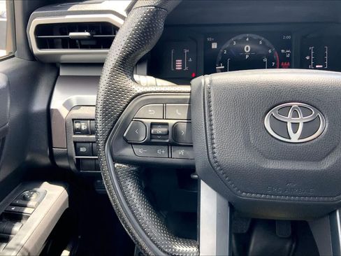 Used 2025 Toyota Tacoma SR5 AWD/4WD image 23