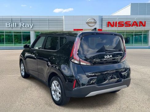 Used 2025 Kia Soul LX w/ LX Technology Package FWD image 4