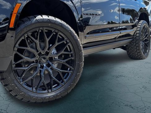 New 2026 GMC Yukon Denali Ultimate w/ LPO, Floor Liner Package AWD/4WD image 28