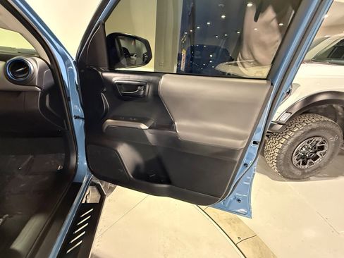 Used 2019 Toyota Tacoma SR5 image 37