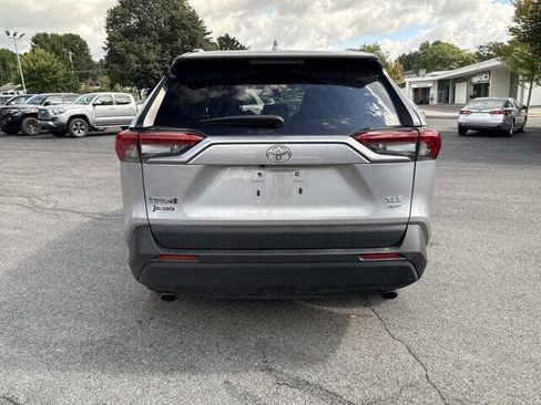 Used 2022 Toyota RAV4 XLE AWD/4WD image 9