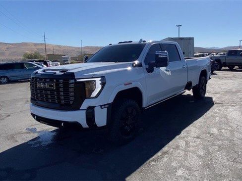 Certified 2025 GMC Sierra 3500 Denali Ultimate image 4
