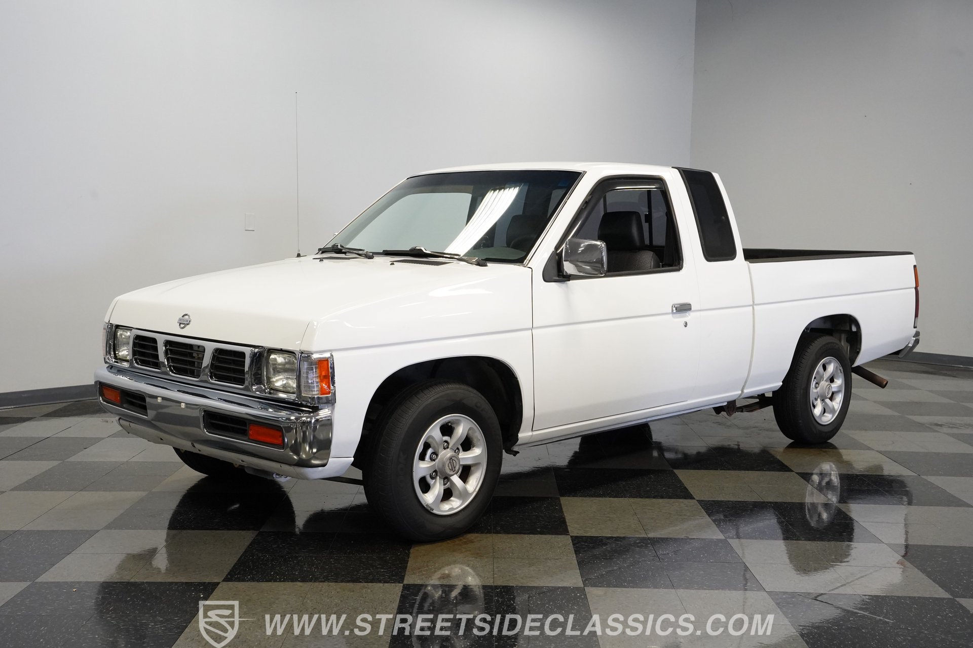 Used 1996 Nissan Pickup 2WD King Cab image 6