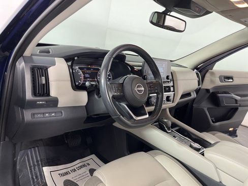 Used 2022 Nissan Pathfinder SL AWD/4WD image 15