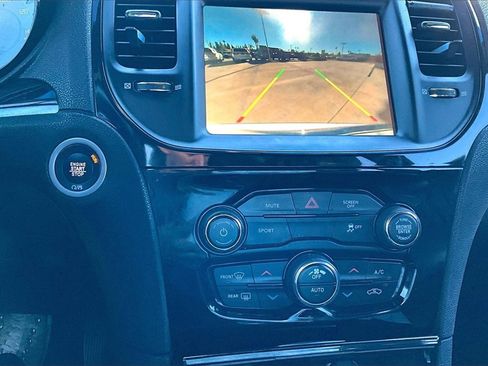 Used 2019 Chrysler 300 S image 32