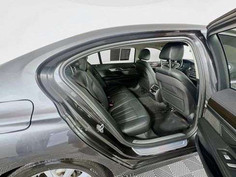 Used 2019 BMW 740i xDrive AWD/4WD image 28