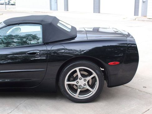 Used 2002 Chevrolet Corvette Convertible w/ Preferred Equipment Group2 RWD image 23