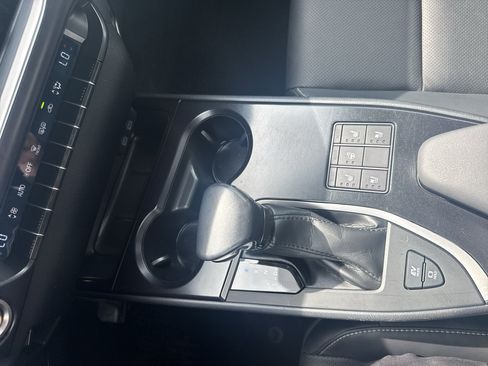 Used 2023 Lexus UX 250h F Sport AWD/4WD image 23