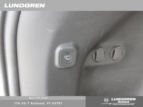Used 2021 Jeep Cherokee Limited w/ Mopar Interior Package AWD/4WD image 32
