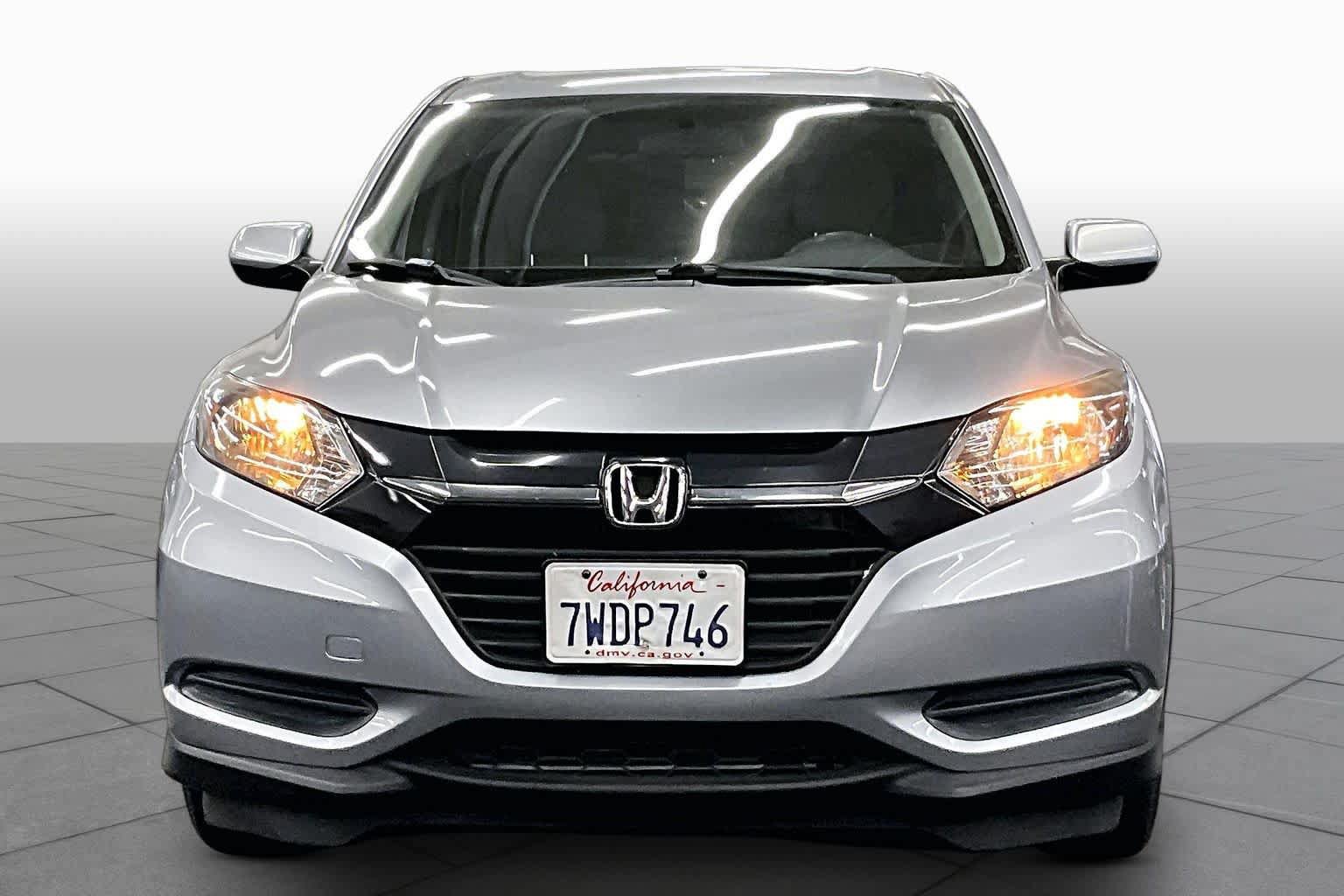 Used 2017 Honda HR-V LX image 3