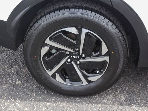 Used 2023 Kia Sportage LX image 13