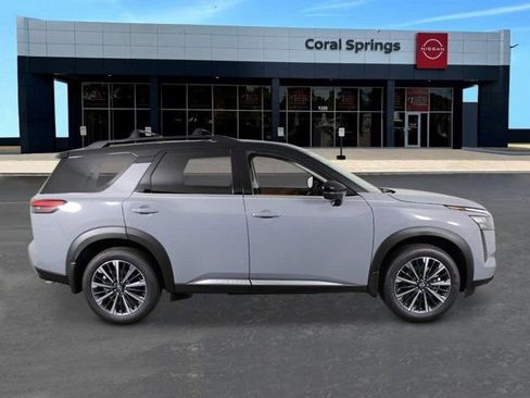 New 2026 Nissan Pathfinder Platinum image 6