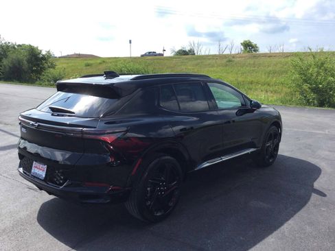 Used 2024 Chevrolet Equinox EV RS image 6