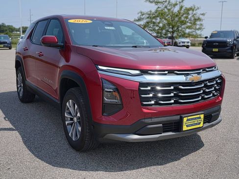 Used 2026 Chevrolet Equinox LT AWD/4WD image 4