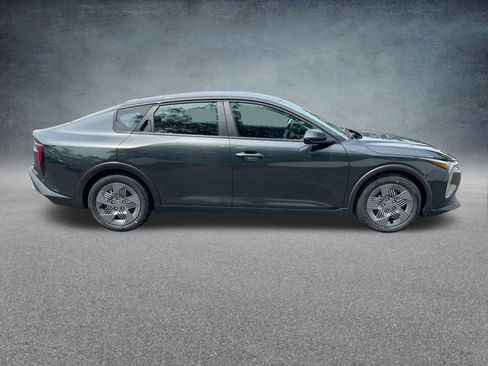 Used 2025 Kia K4 LX image 33