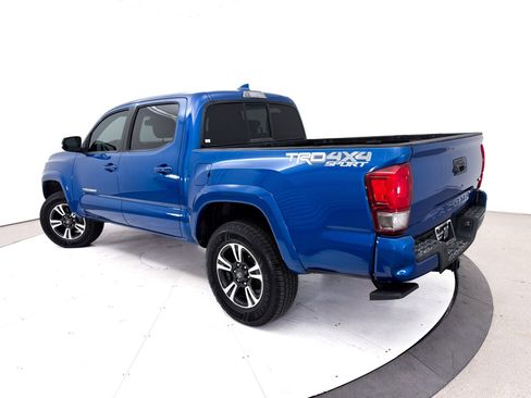 Used 2016 Toyota Tacoma TRD Sport AWD/4WD image 2