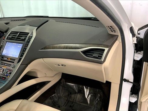 Used 2020 Lincoln MKZ Reserve w/ Monochromatic Package image 16