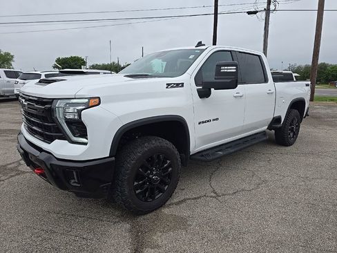 Used 2025 Chevrolet Silverado 2500 LT w/ Trail Boss Package image 1