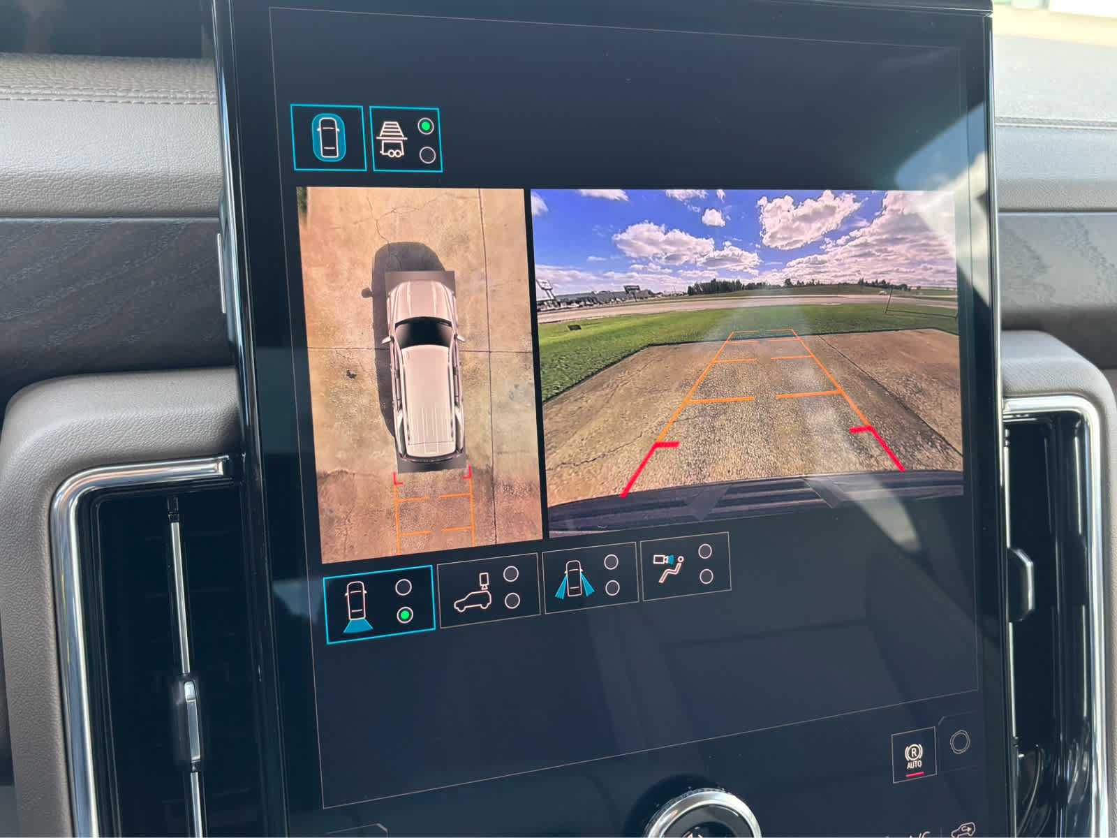 New 2027 GMC Yukon Denali w/ Sun & Power Step Package AWD/4WD image 26