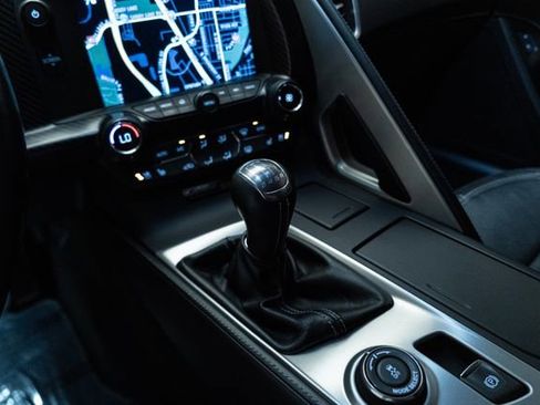 Used 2015 Chevrolet Corvette Z06 w/ 3LZ Preferred Equipment Group image 26