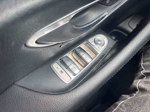 Used 2018 Mercedes-Benz E 300 image 32