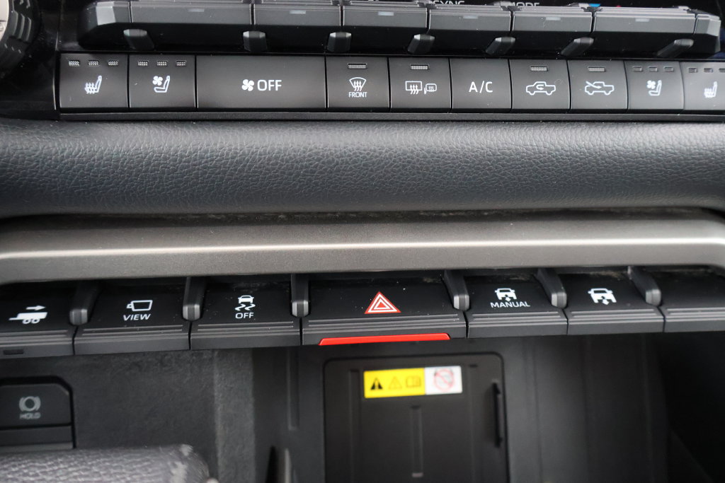 Used 2023 Toyota Tundra Limited AWD/4WD image 43