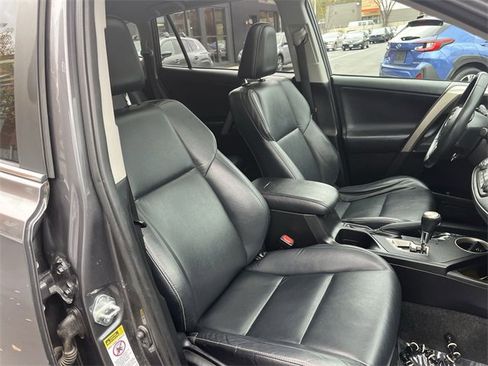Used 2014 Toyota RAV4 Limited image 25