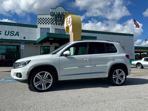 Used 2016 Volkswagen Tiguan R-Line image 2