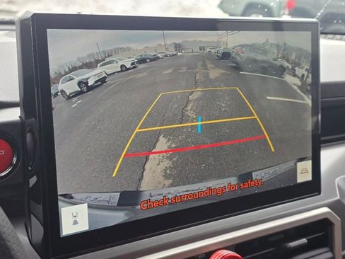 Used 2024 Toyota Tacoma TRD Off-Road image 28