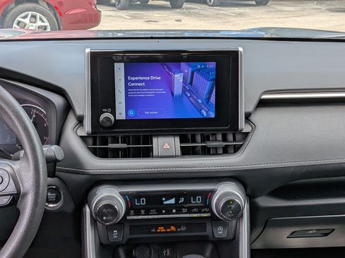 Used 2024 Toyota RAV4 XLE FWD image 20