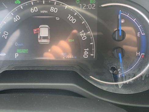 Used 2025 Toyota RAV4 XLE AWD/4WD image 30