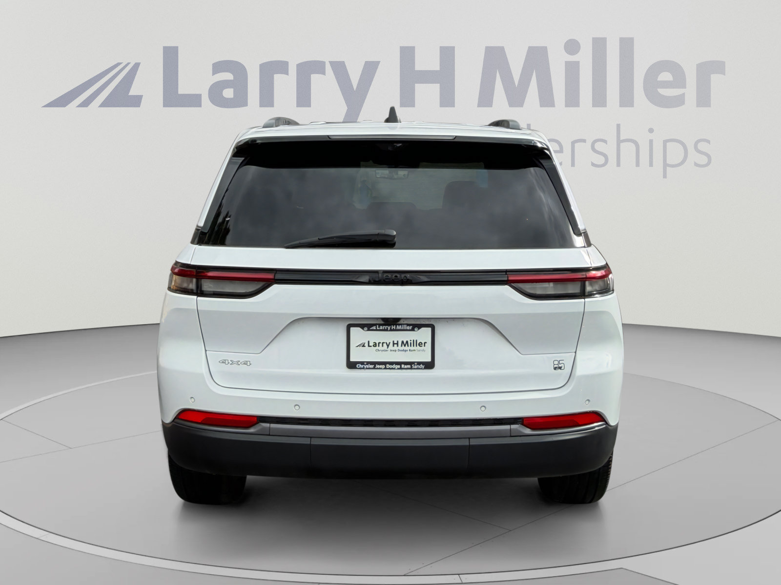 New 2026 Jeep Grand Cherokee Limited AWD/4WD image 4