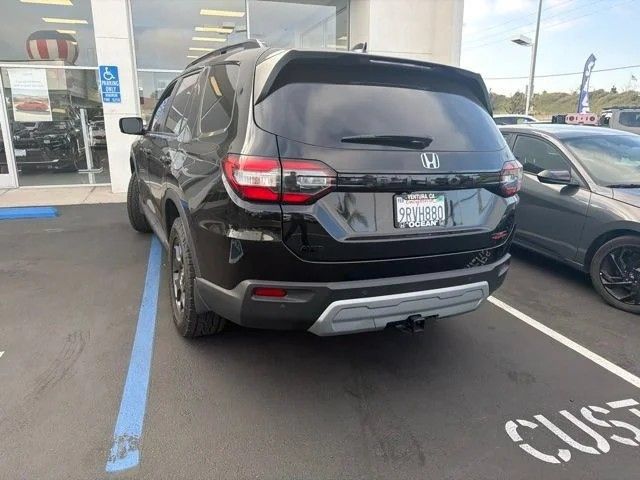 Certified 2025 Honda Pilot TrailSport image 20