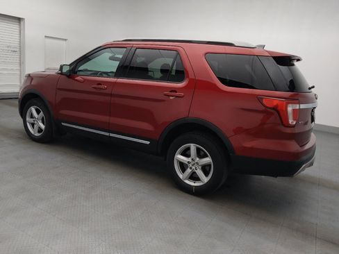Used 2017 Ford Explorer XLT w/ Equipment Group 202A AWD/4WD image 3