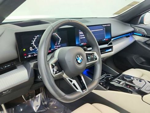Used 2024 BMW 530i image 19