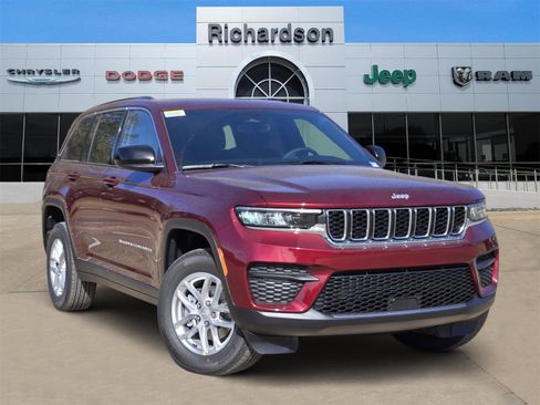 New 2025 Jeep Grand Cherokee Laredo X image 1