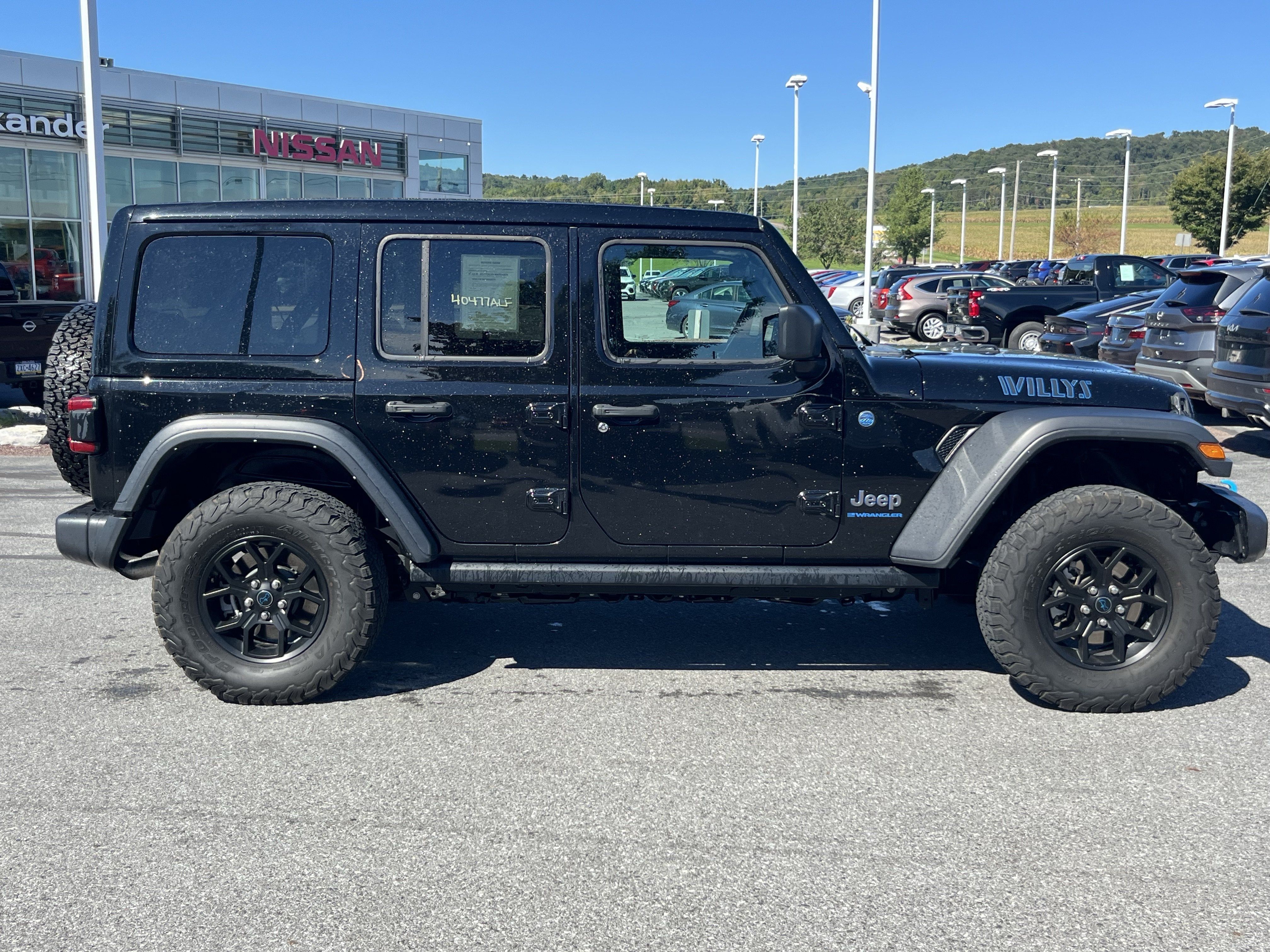 Used 2024 Jeep Wrangler Unlimited AWD/4WD image 2