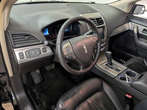 Used 2014 Lincoln MKX AWD w/ Equipment Group 101A image 8
