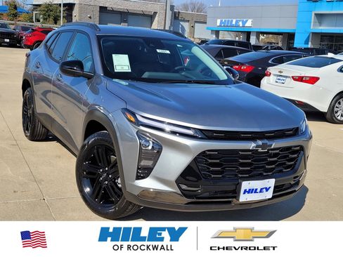 New 2026 Chevrolet Trax ACTIV w/ Driver Confidence Package FWD image 1