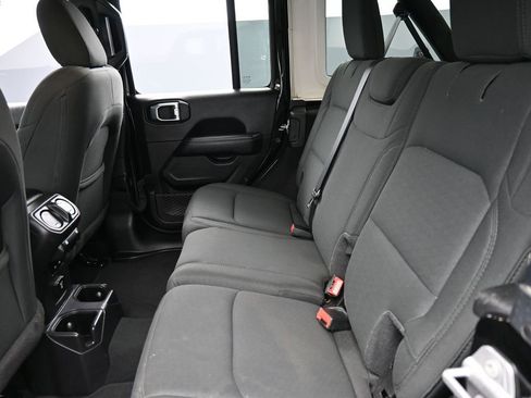 Certified 2022 Jeep Wrangler Unlimited Sahara AWD/4WD image 13