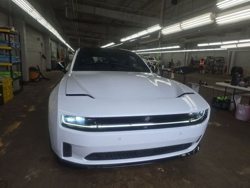 Used 2024 Dodge Charger Daytona R/T w/ Plus Group AWD/4WD image 3