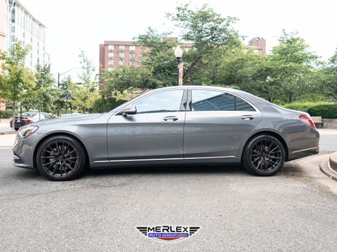 Used 2019 Mercedes-Benz S 560 4MATIC Sedan w/ Premium Package image 4