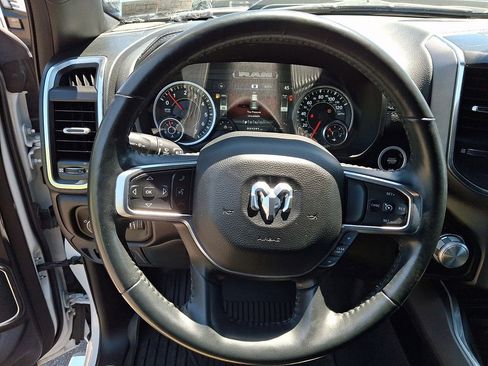Used 2022 RAM 1500 Laramie AWD/4WD image 18