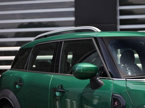 Used 2023 MINI Cooper Countryman S FWD image 3
