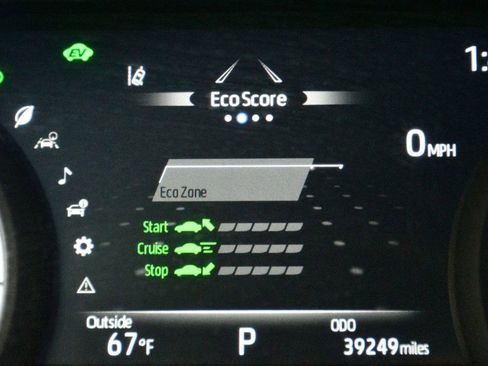 Used 2022 Toyota Venza XLE image 50