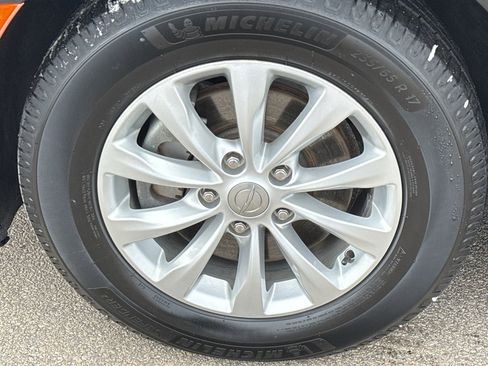 Used 2018 Chrysler Pacifica Touring-L image 8