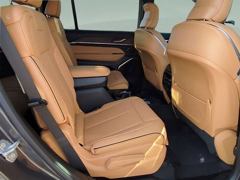 New 2025 Jeep Grand Cherokee L Summit w/ MOPAR Finishing Package AWD/4WD image 27